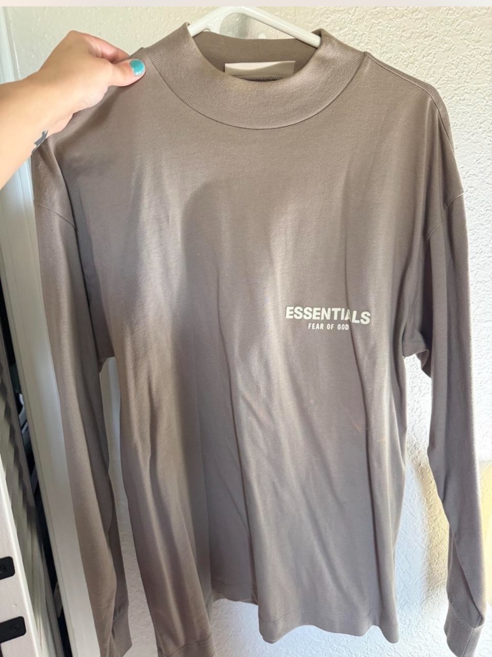 Fear of God ESSENTIALS Long Sleeve Logo Tee - Taupe
size small, very oversized